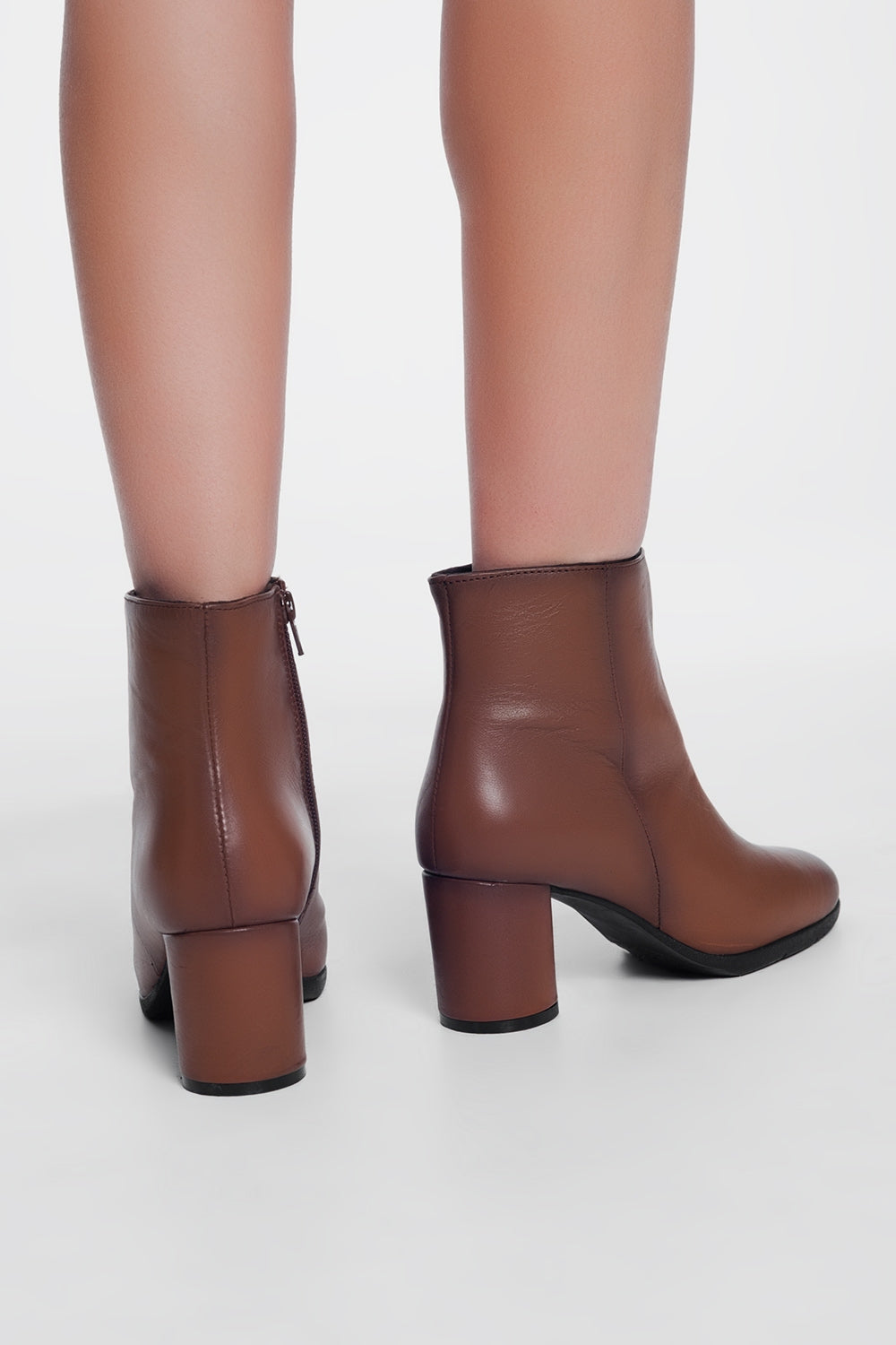 Bottines à talon mi-haut  Cuir marron