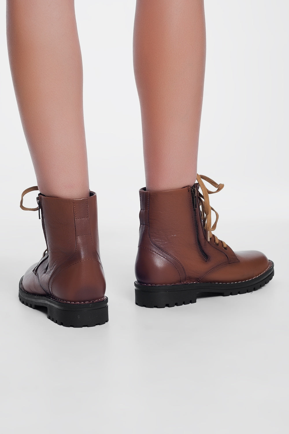 Bottes militaires à semelle épaisse en cuir marron