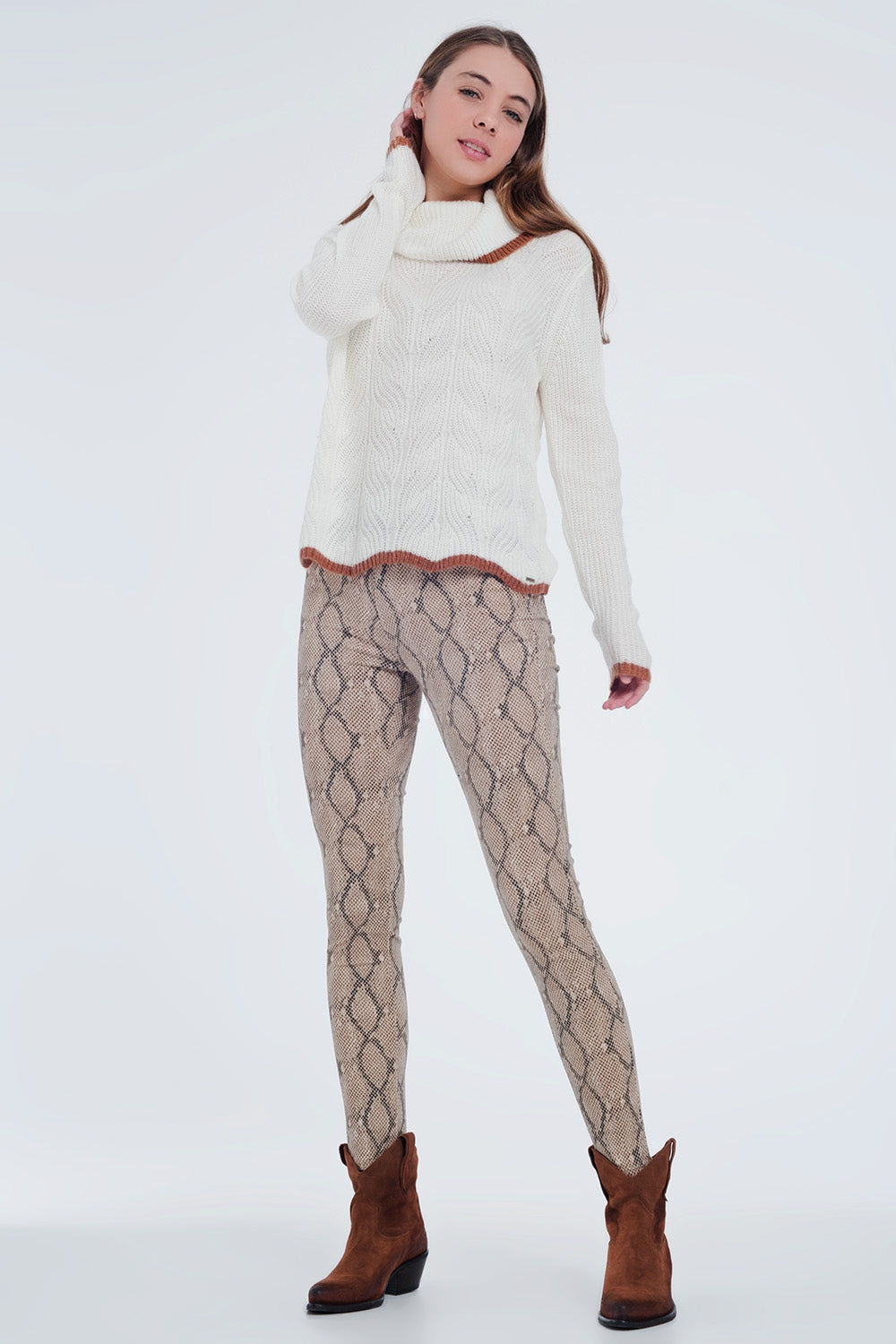 Pantalon ajusté à imprimé serpent camel