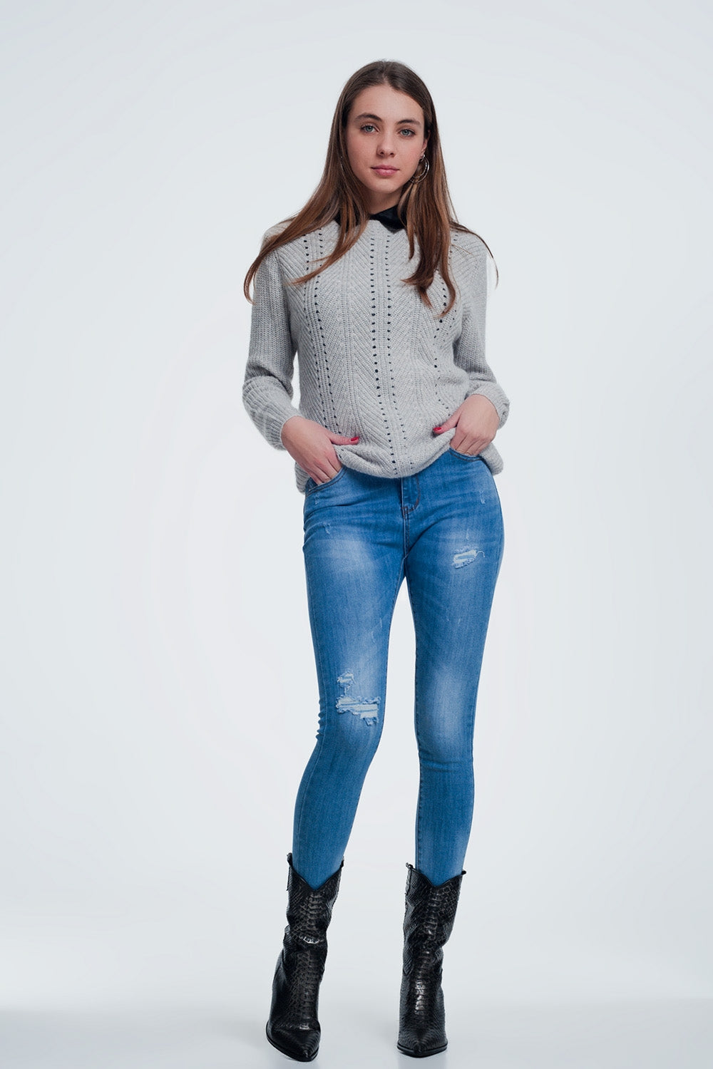 Pull gris en maille ajourée