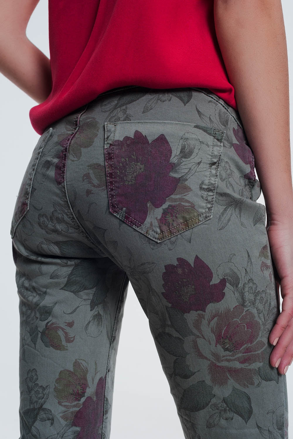 jean boyfriend kaki à imprimé floral