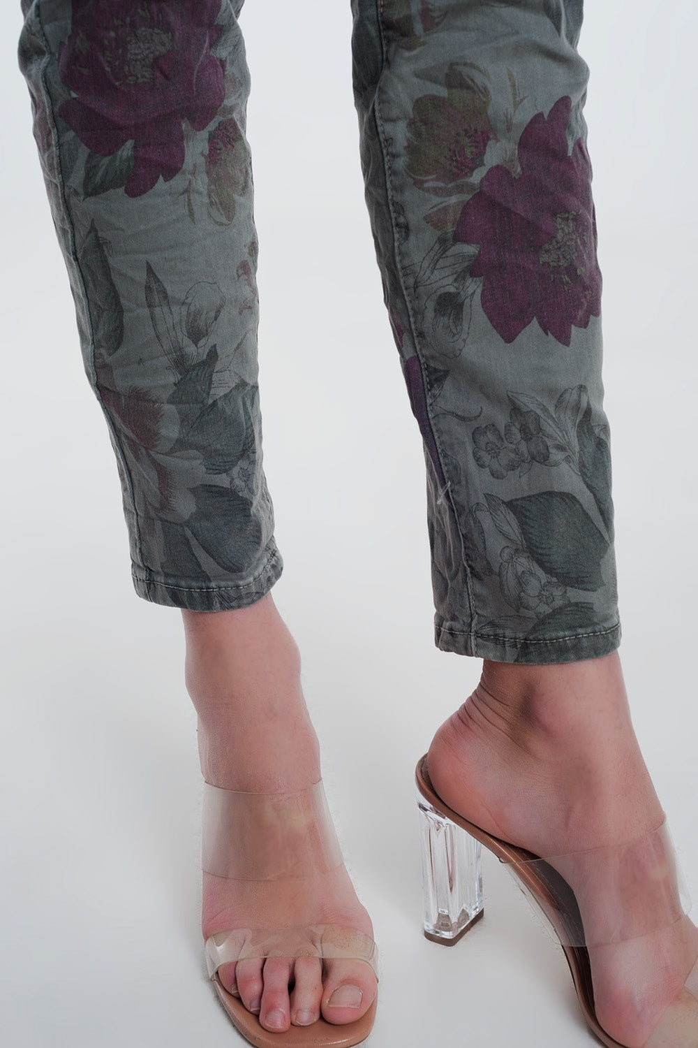jean boyfriend kaki à imprimé floral