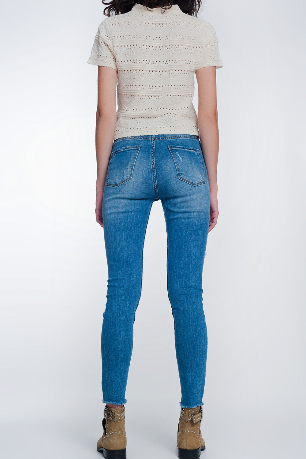 jeans super skinny avec des trous dans les genoux