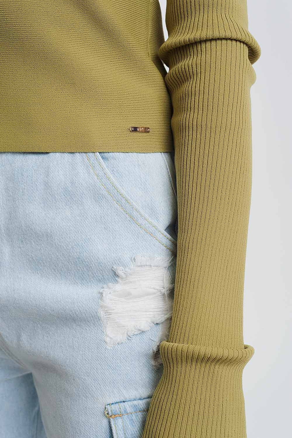 Pull vert côtelé à col V