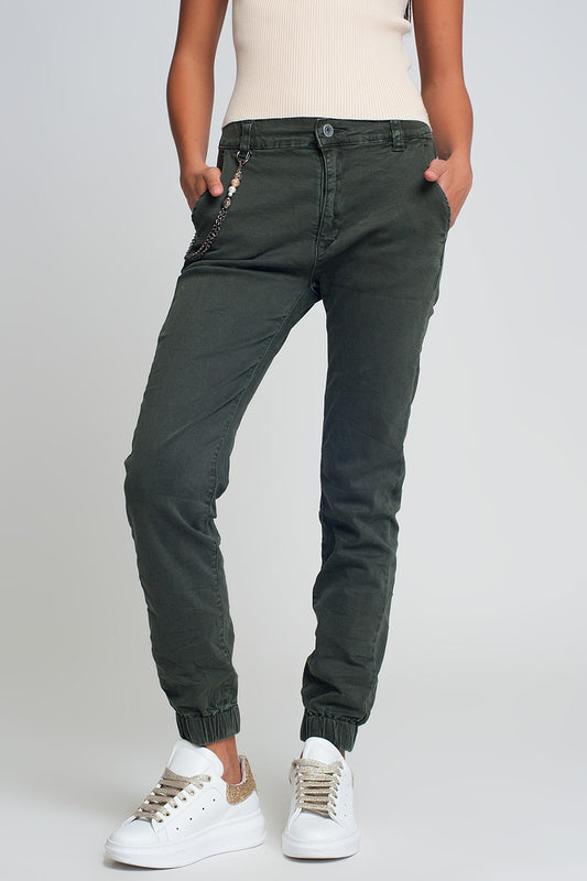 Pantalon fonctionnel avec chaîne et chevilles resserrées en kaki