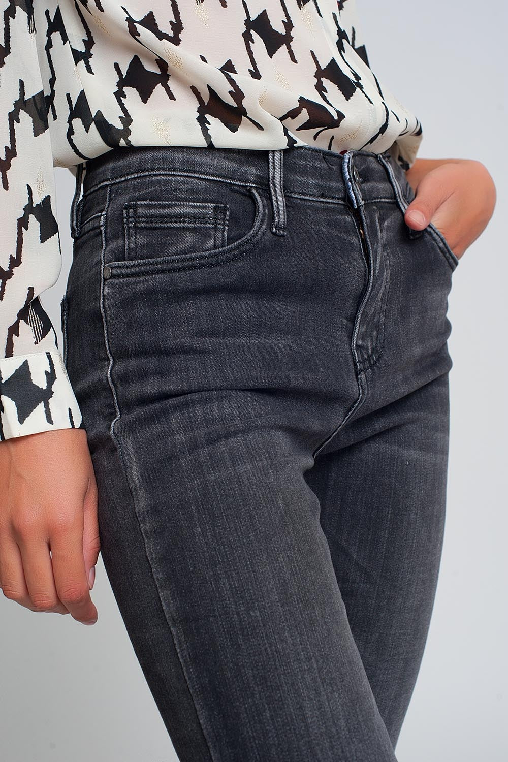 Jean skinny taille haute en Noir délavé