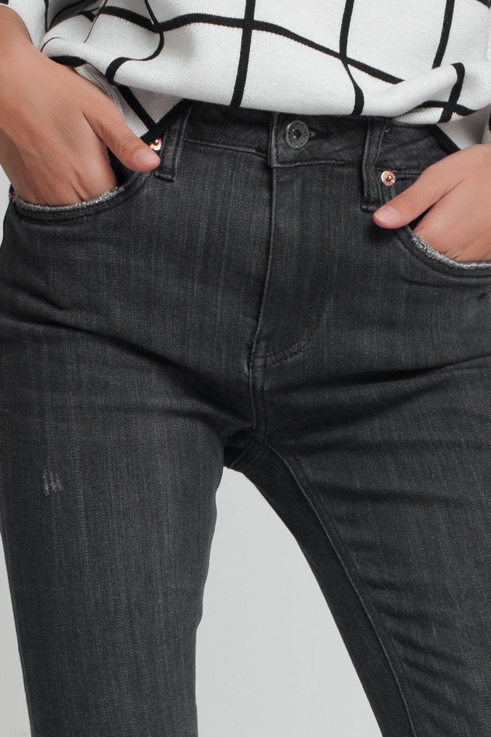 Jean taille mi-haute noir à ourlet brut