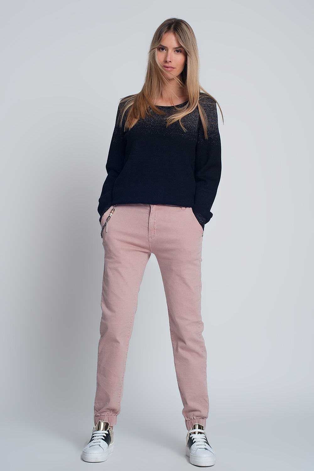 Pantalon fonctionnel avec chaîne et chevilles resserrées en rose