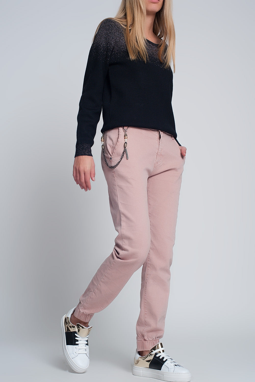 Pantalon fonctionnel avec chaîne et chevilles resserrées en rose