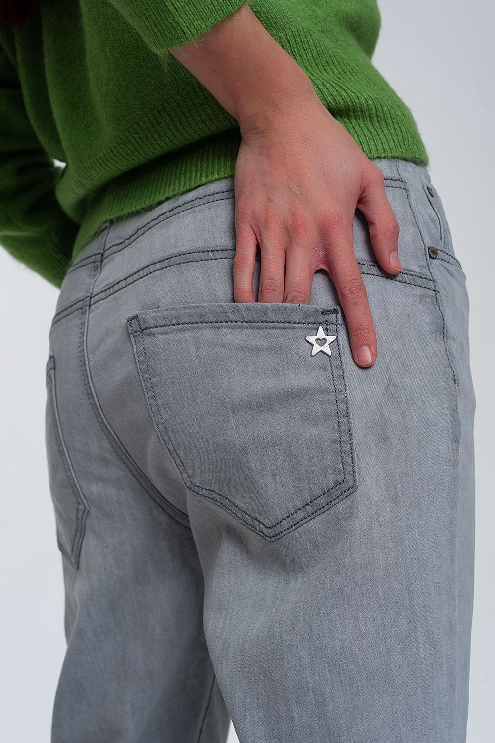 Jean léger style jogger en gris