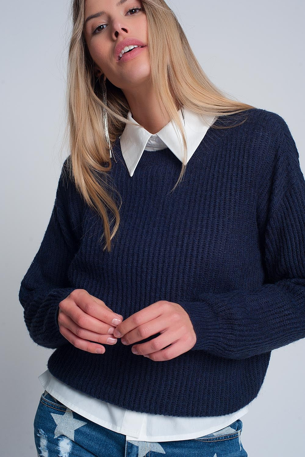 Pull côtelé de couleur marine