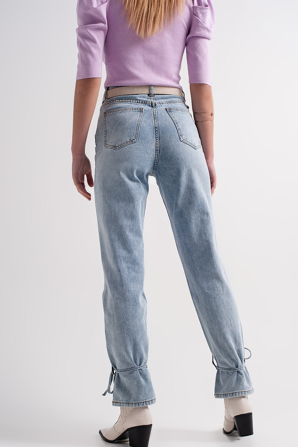 Jeans avec liens à nouer à la cheville