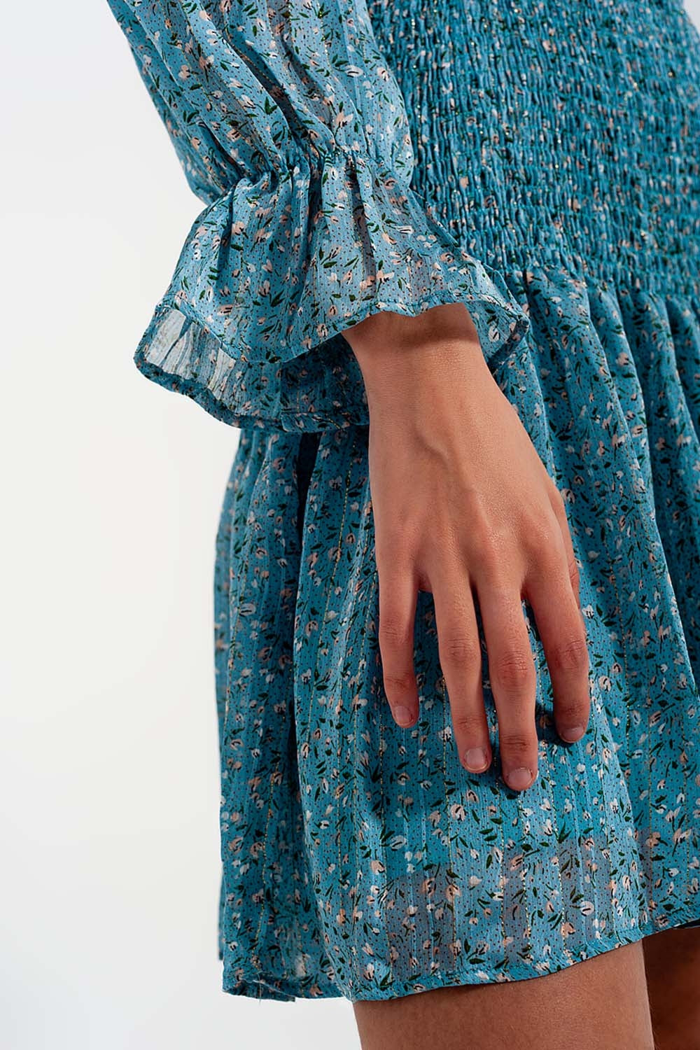 Robe courte avec jupe froncée et fente goutte d'eau turquoise