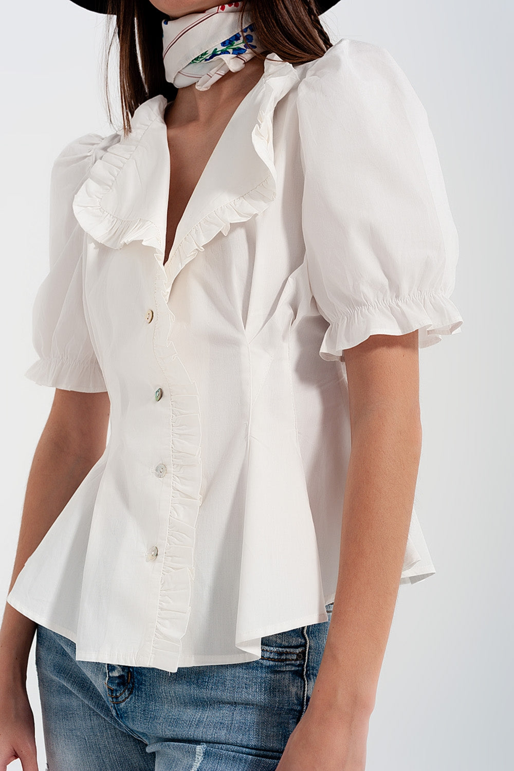 Blusa avvolgente in popeline con volant colore blanche