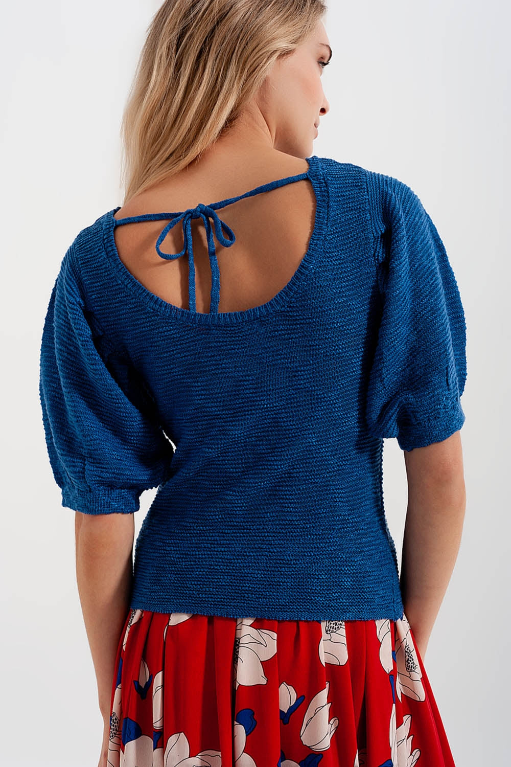 Top en maille à manches courtes bleu