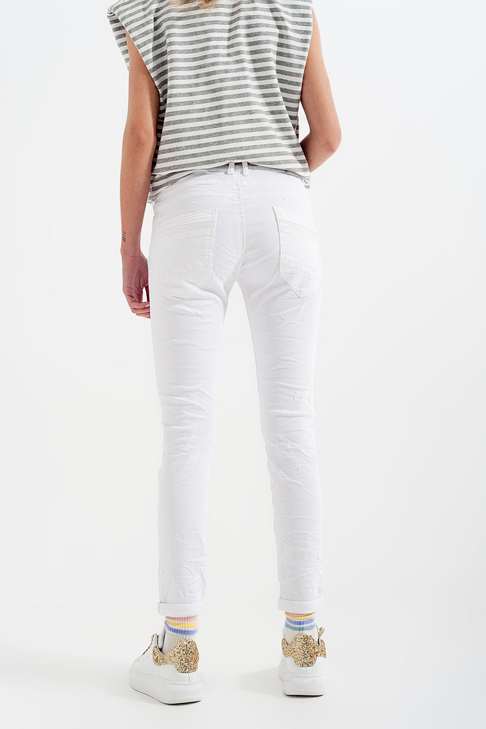 Pantalon boyfriend blanc avec le détail de poche de sequin