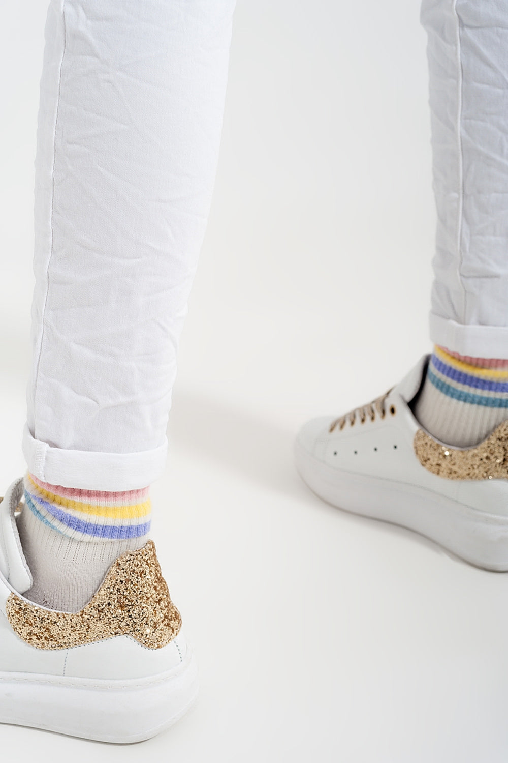 Pantalon boyfriend blanc avec le détail de poche de sequin