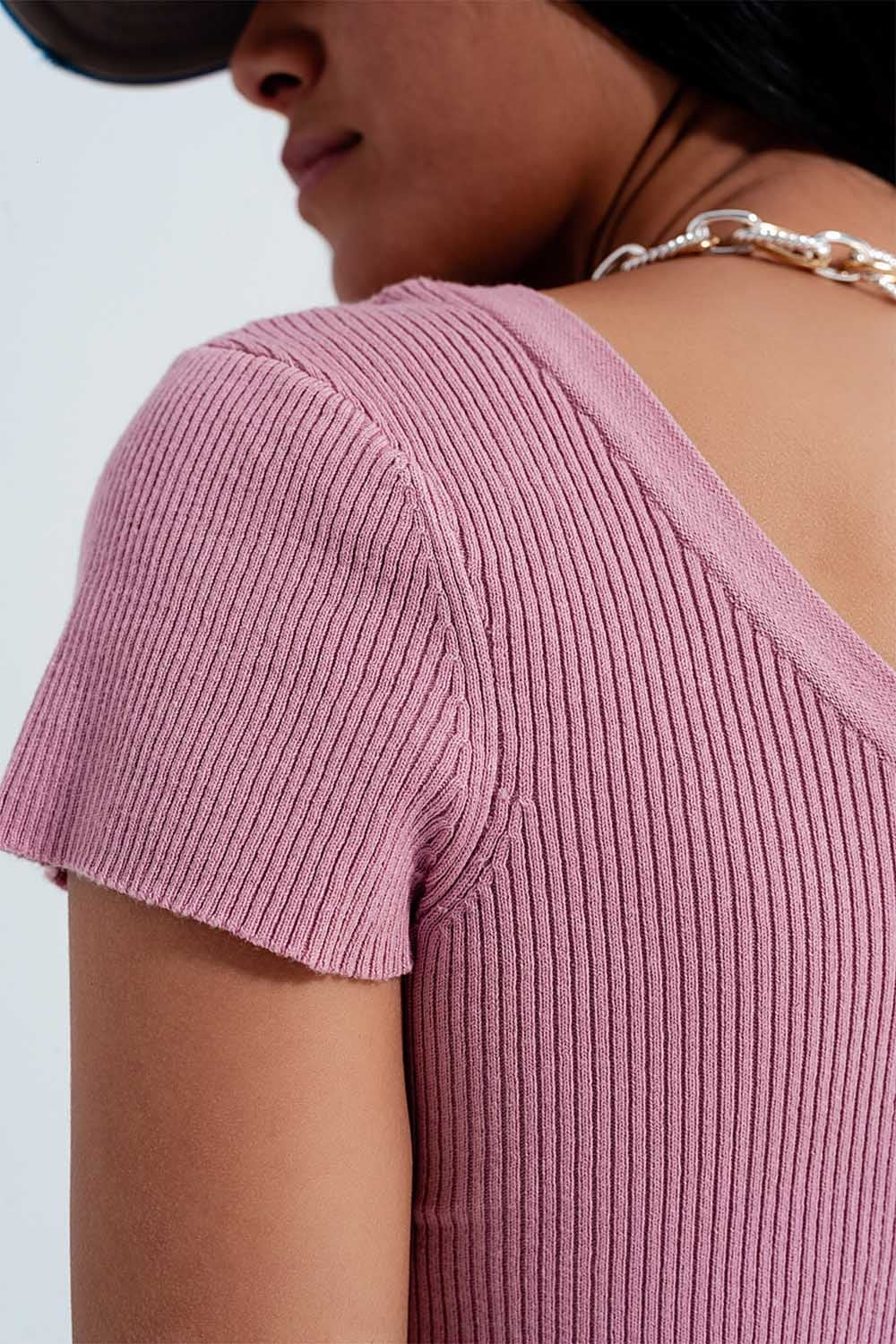 Pull ras de cou moulant en maille côtelée rose