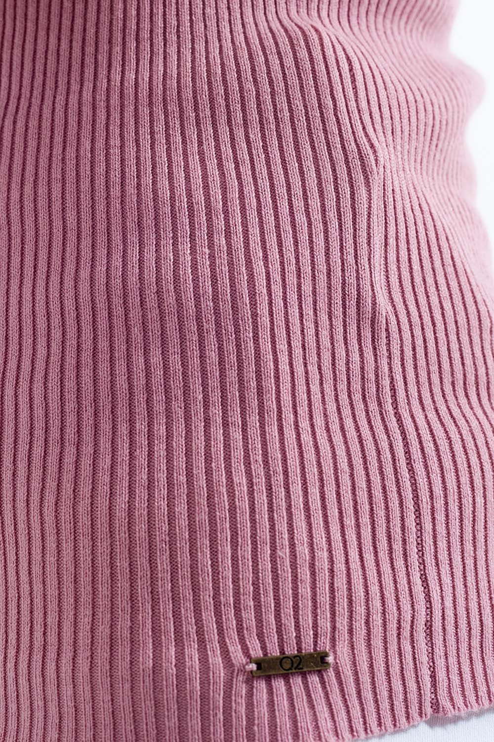 Pull ras de cou moulant en maille côtelée rose