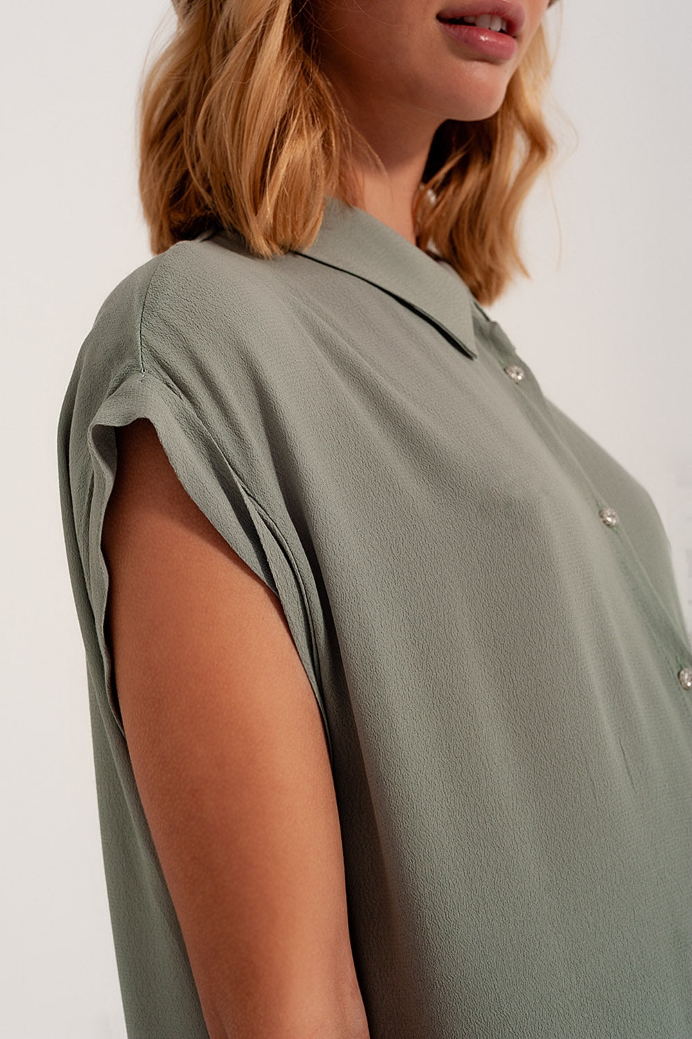 Robe chemise courte à volants verte