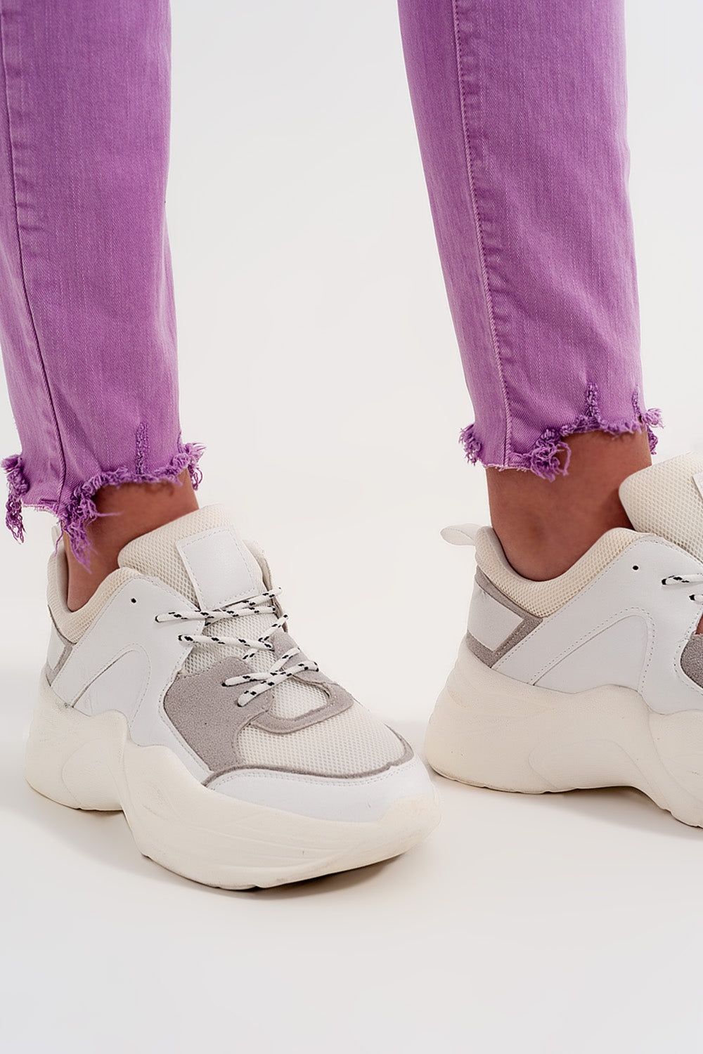 Jean skinny effet vieilli à ourlet brut lilas