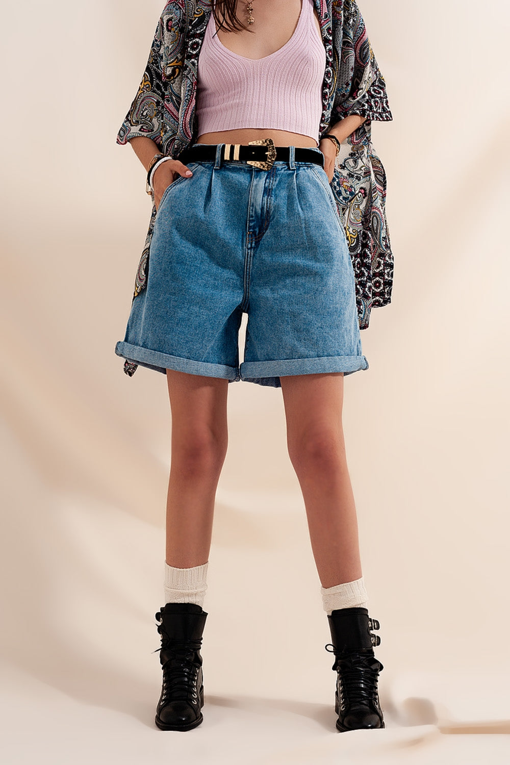 Short en jean à taille haute et à pinces délavage moyen