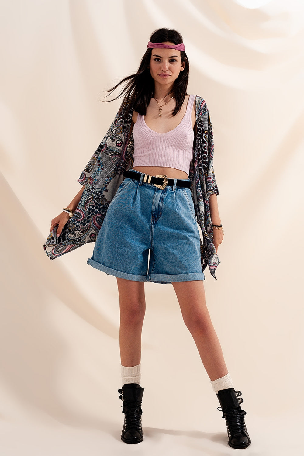Short en jean à taille haute et à pinces délavage moyen