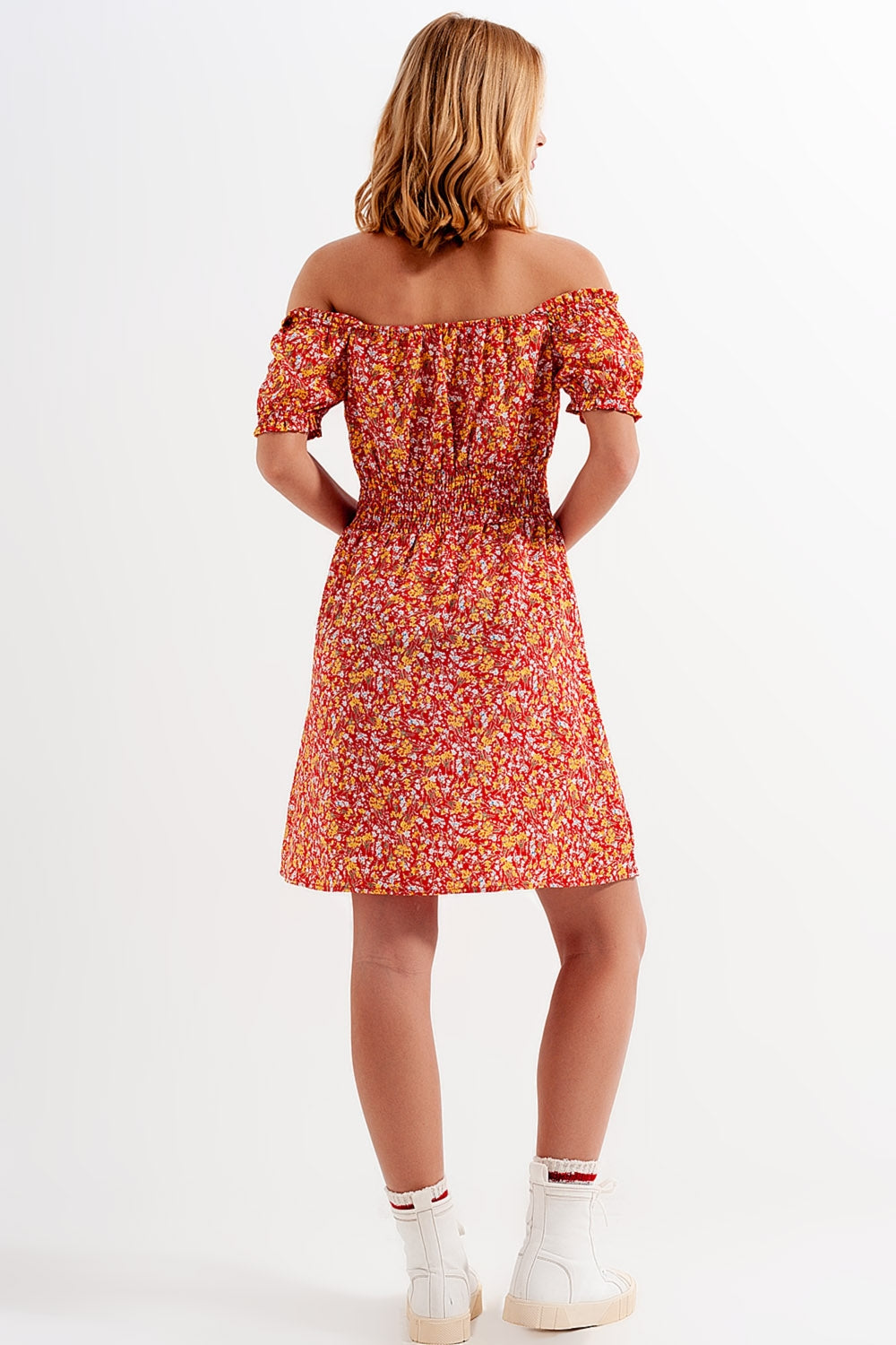 Mini robe avec détail froncé en imprimé floral rouge