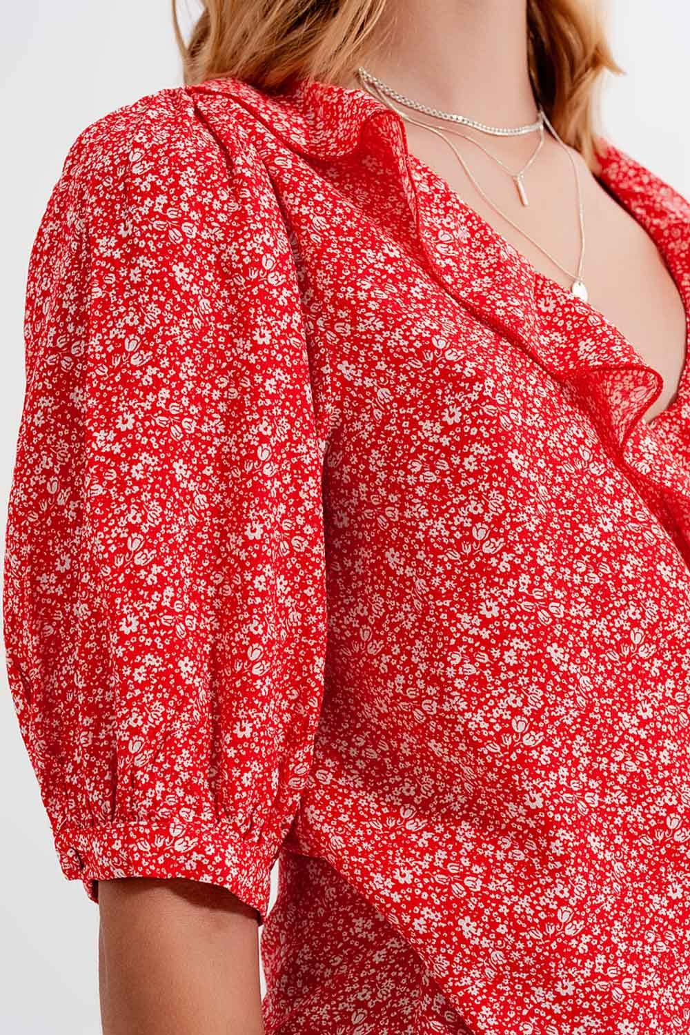 Top cache cœur d'ensemble à fleurs en rouge