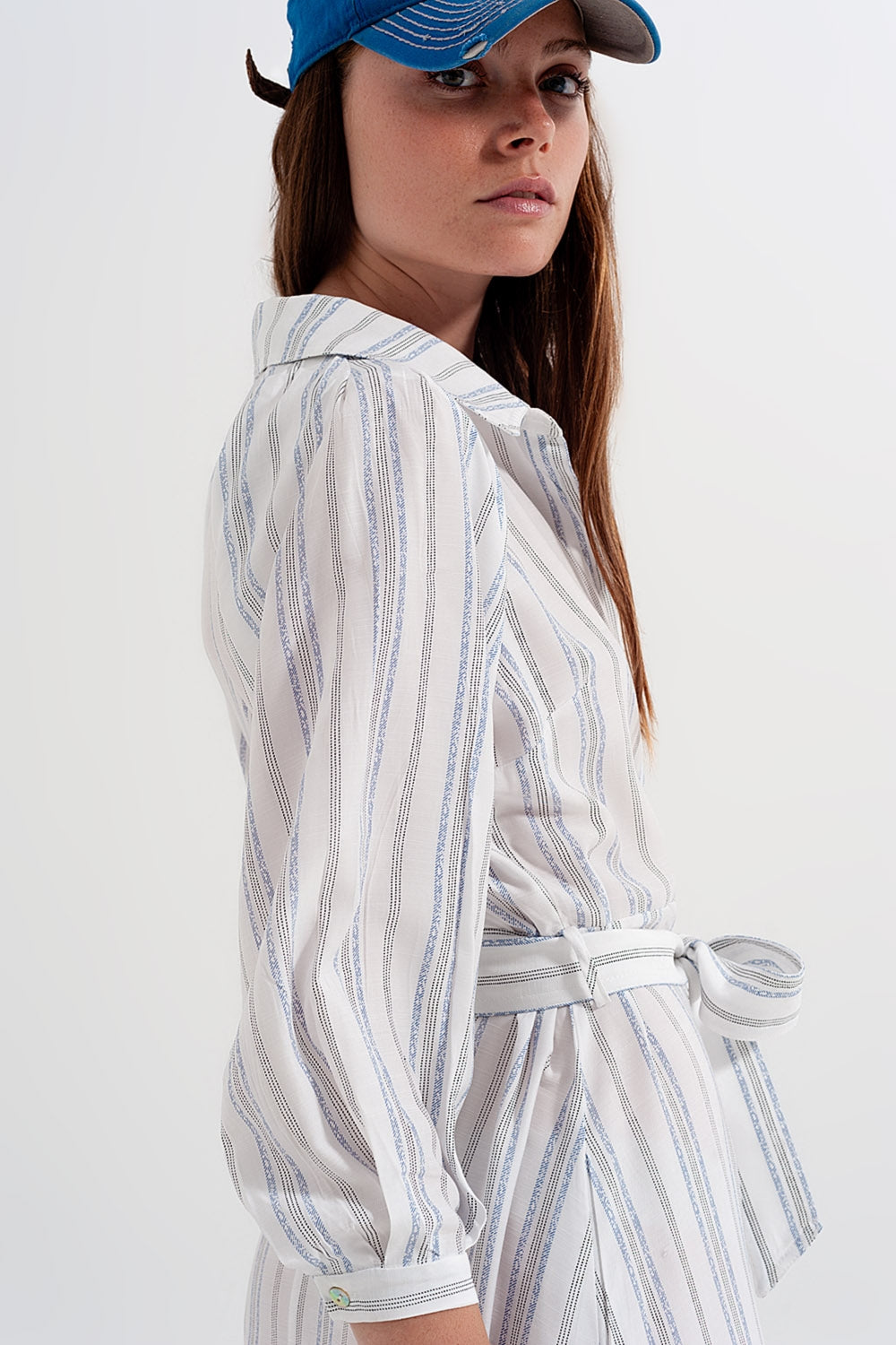 Robe babydoll mi-longue boutonnée à rayures