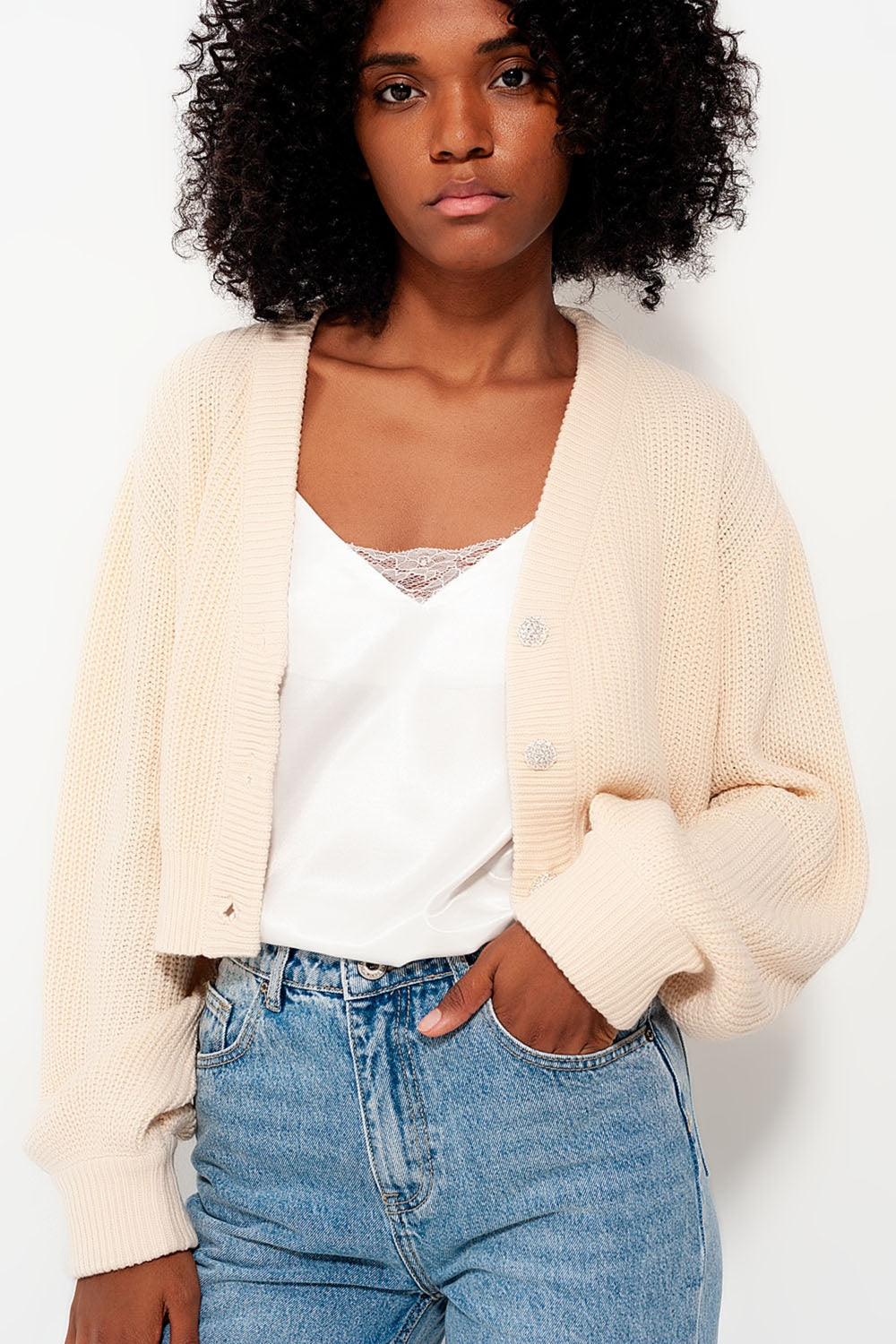 Gilet à manches longues et boutons à strass crème