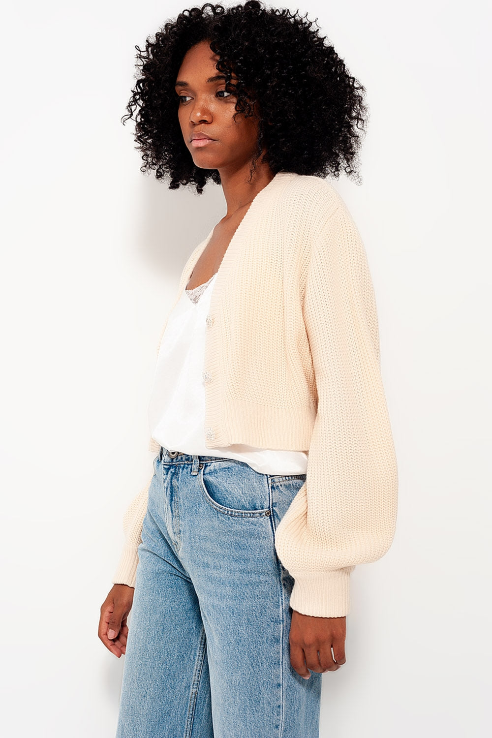Gilet à manches longues et boutons à strass crème