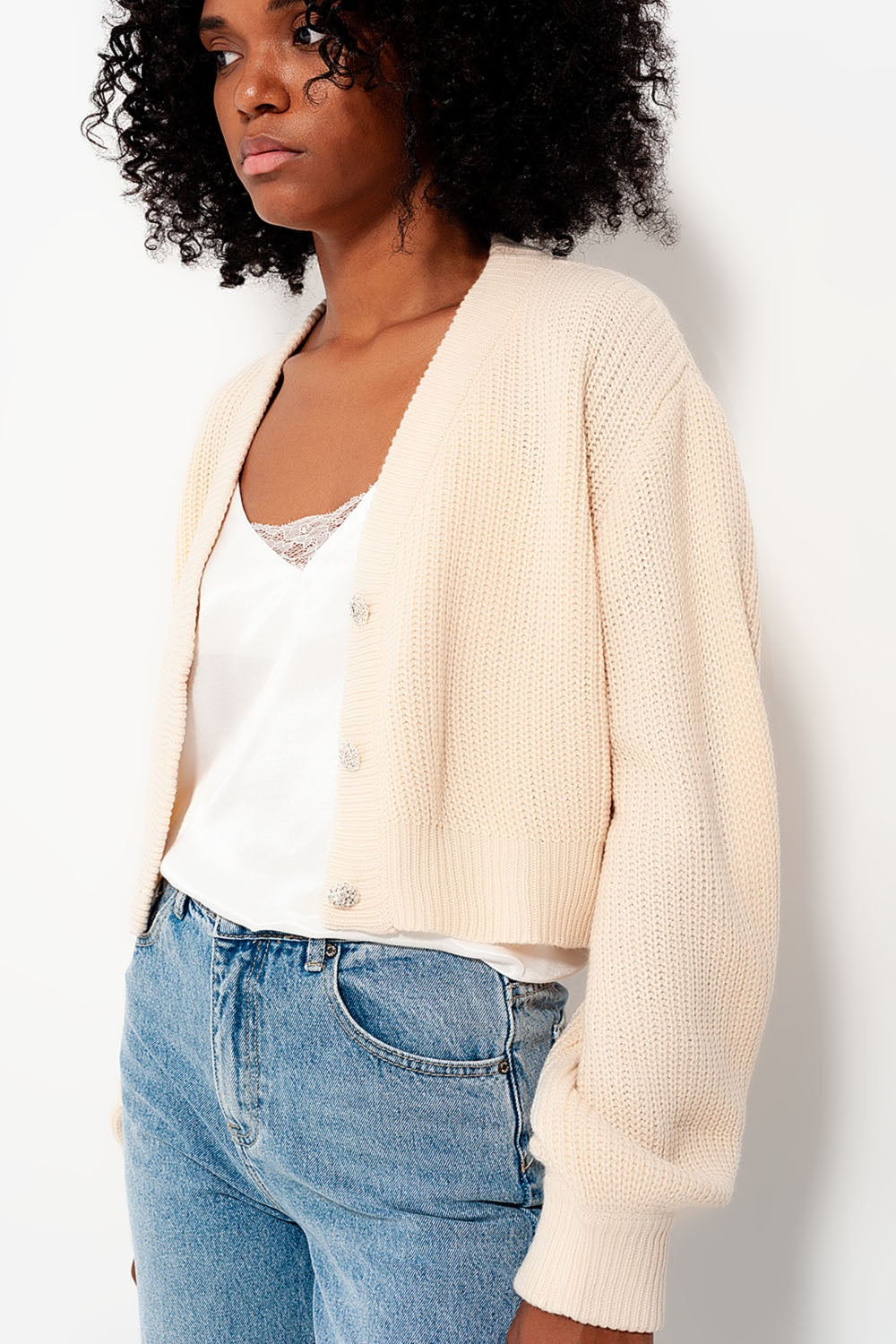 Gilet à manches longues et boutons à strass crème