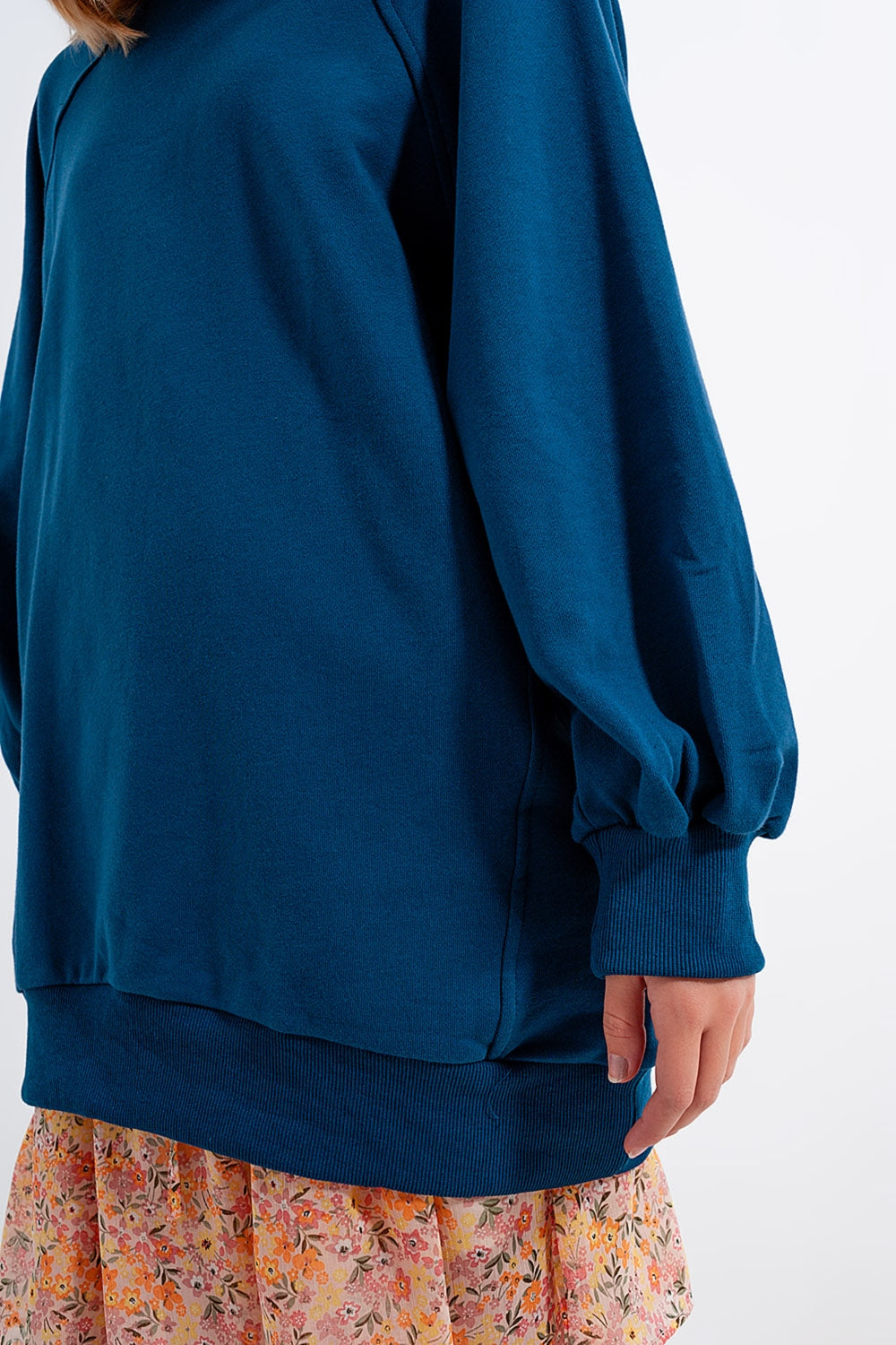 Sweat shirt ultra oversize coupe à coutures exposées en bleu