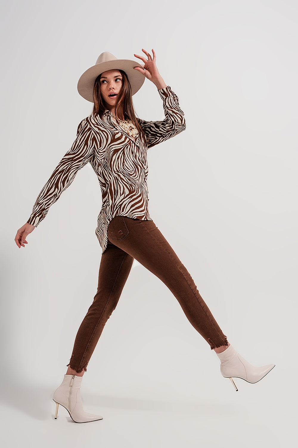 Jean skinny marron avec bords bruts
