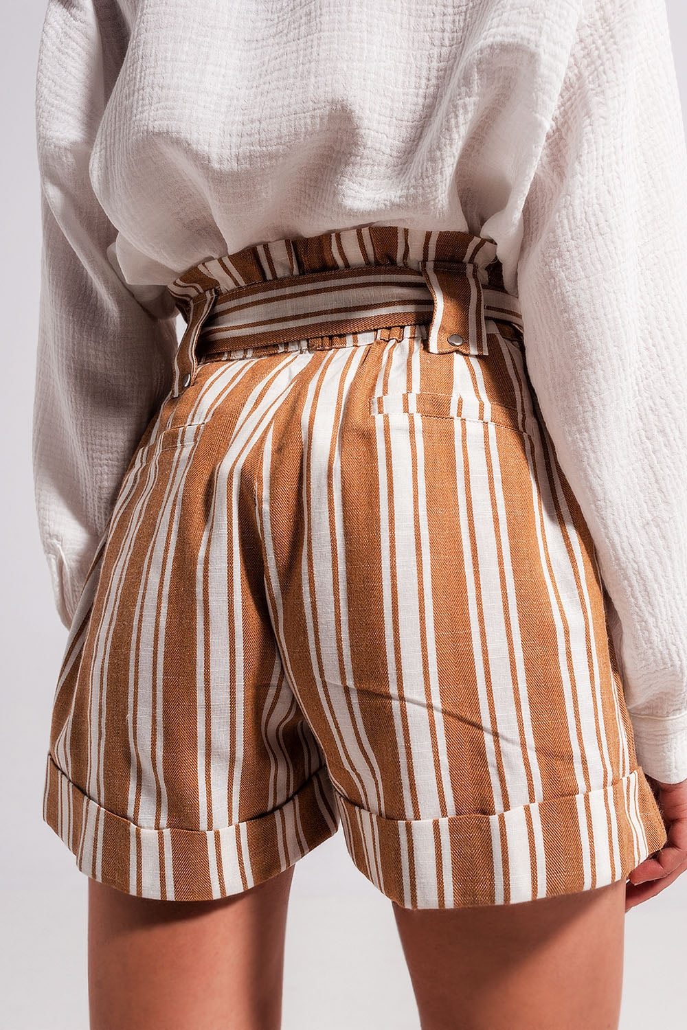 Short à taille haute froncée Beige