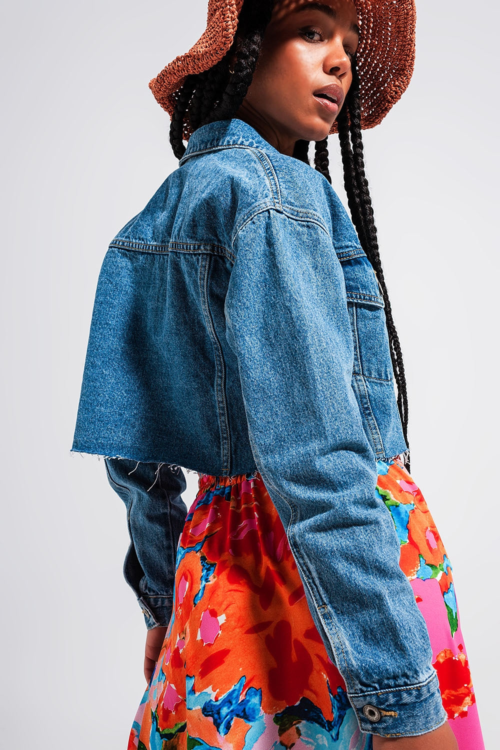 Veste en jean coupe carrée et courte avec bords bruts
