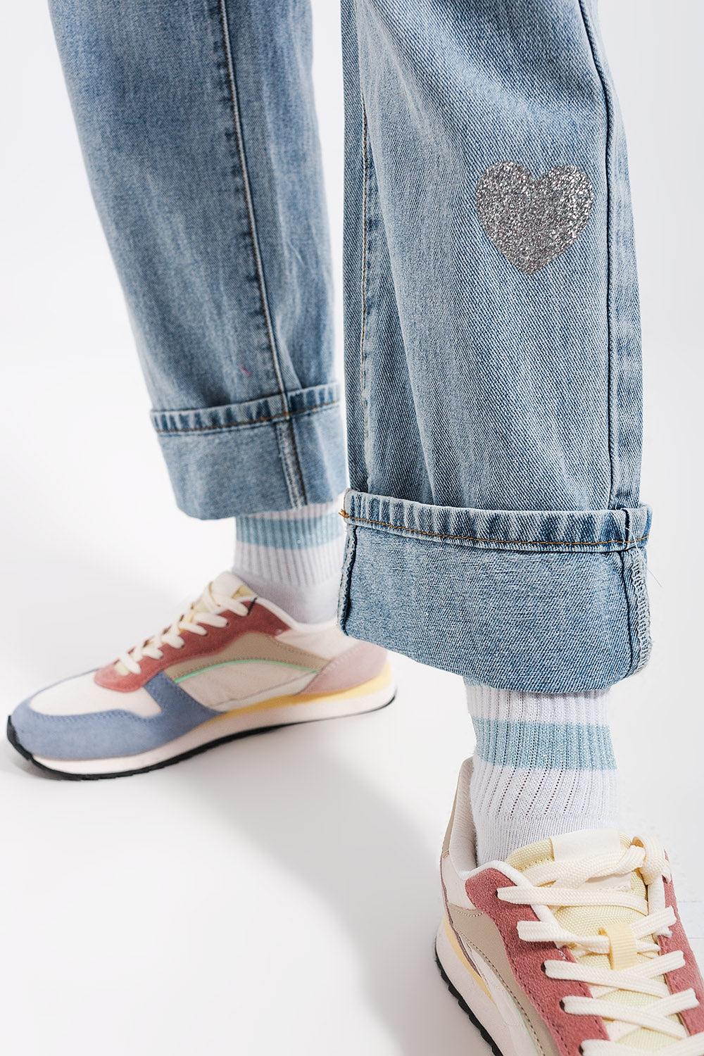 Jean coupe style années 90 à imprimé cœurs