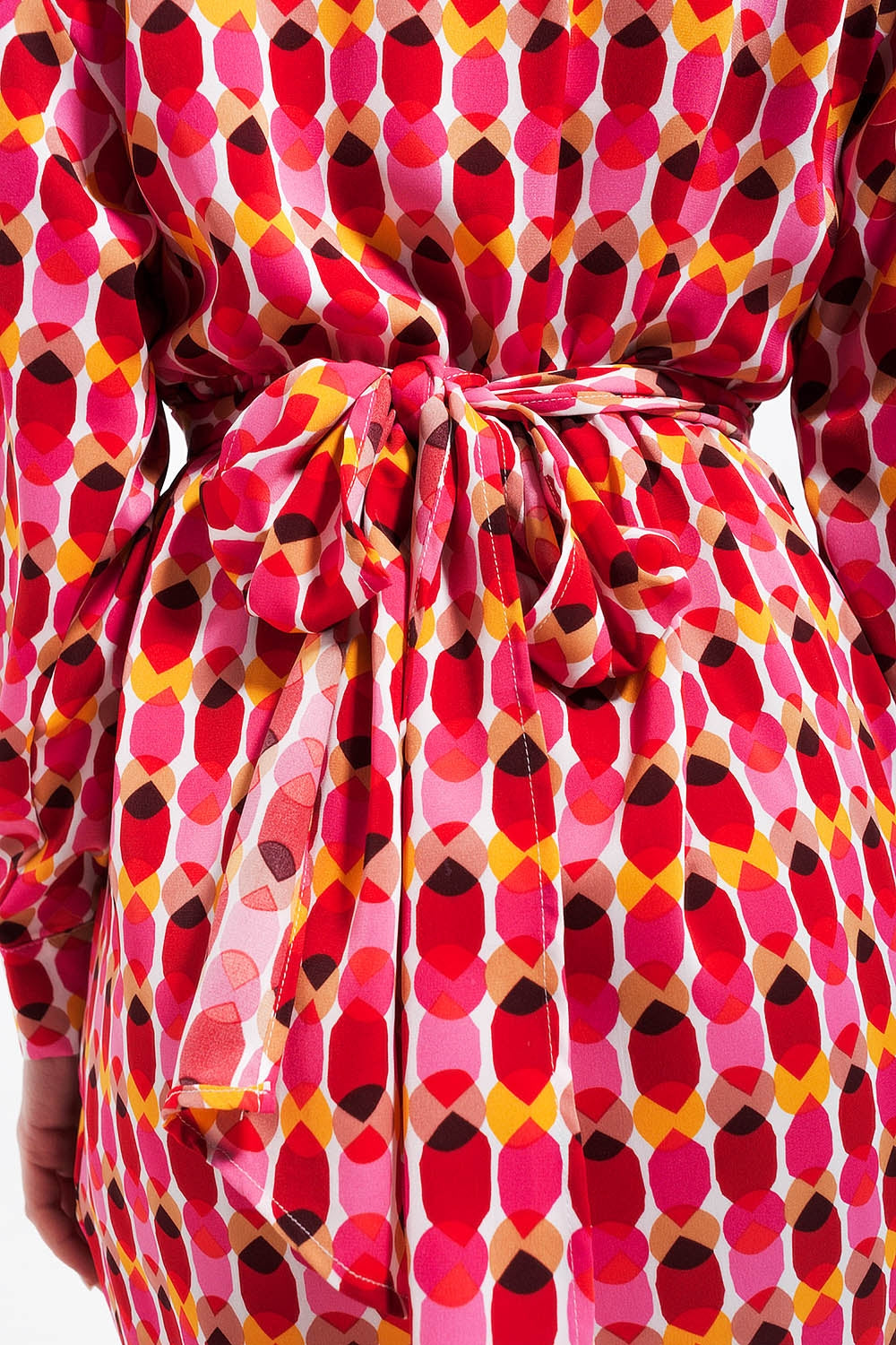 Mini robe boutonnée sur le devant à taille nouée et imprimé rouge