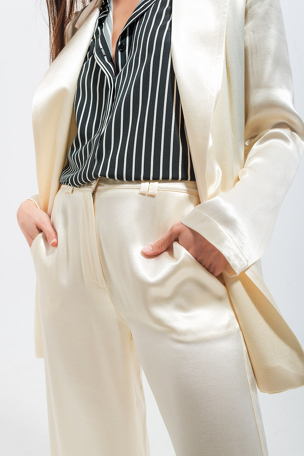 Blazer en satin crème