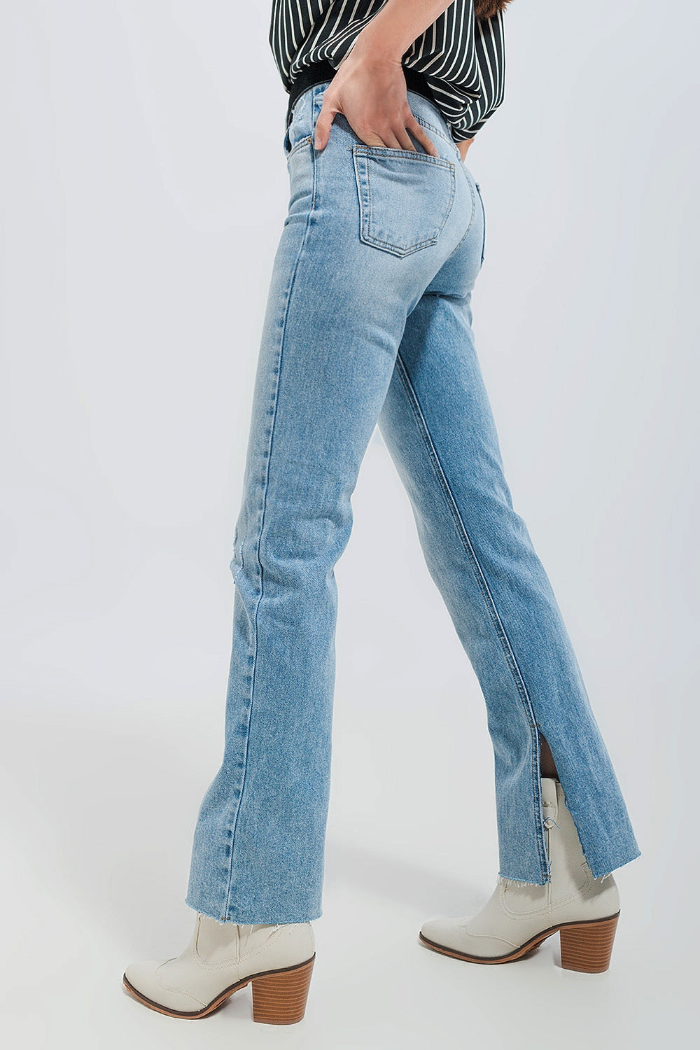 Jean effet seconde peau en tissu stretch à délavage clair avec ourlet brut