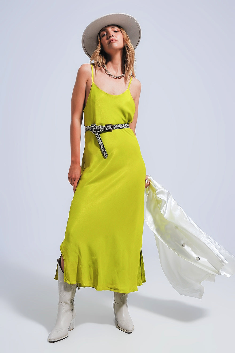 Robe mi longue en satin à fines bretelles Vert