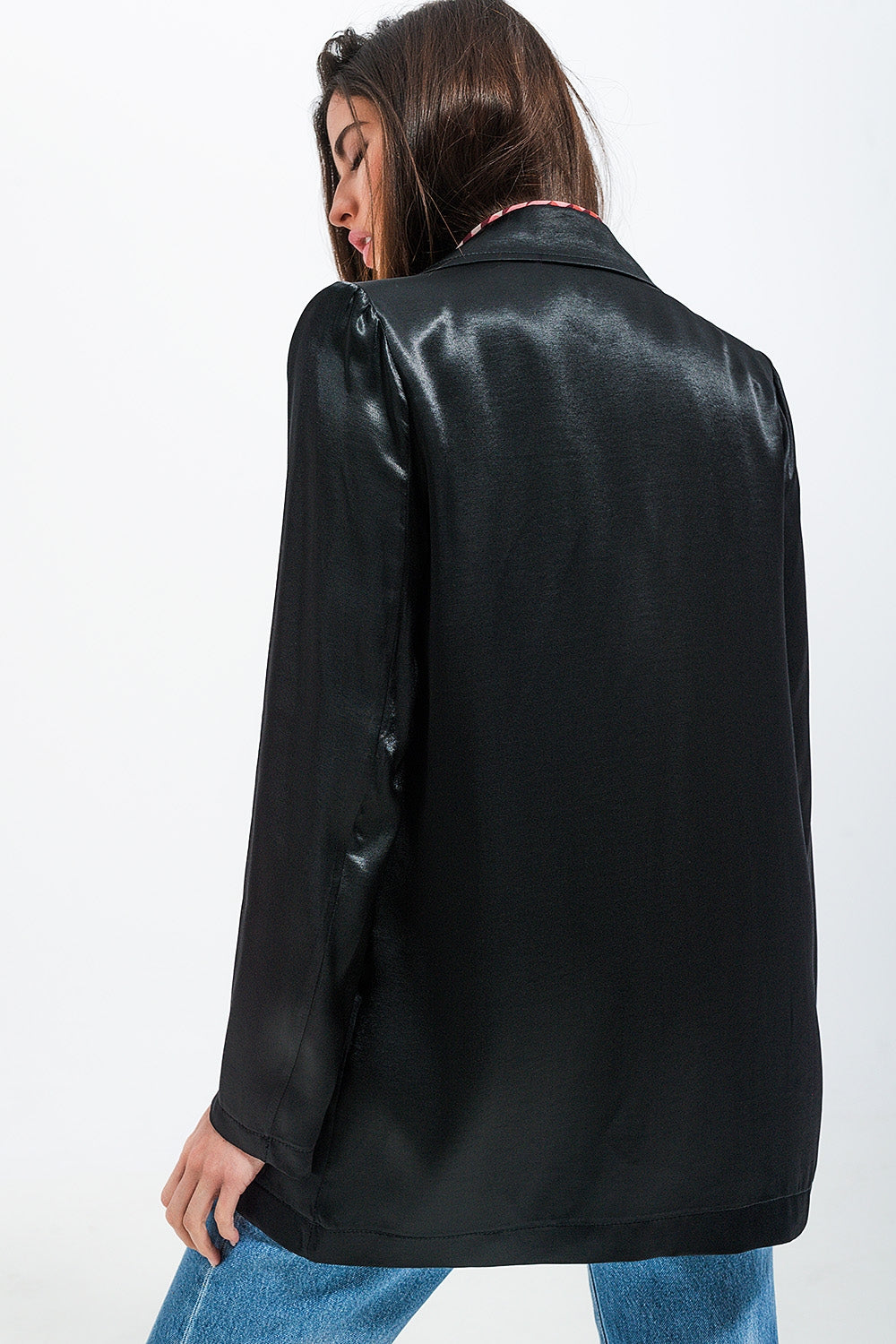 Blazer en satin noir