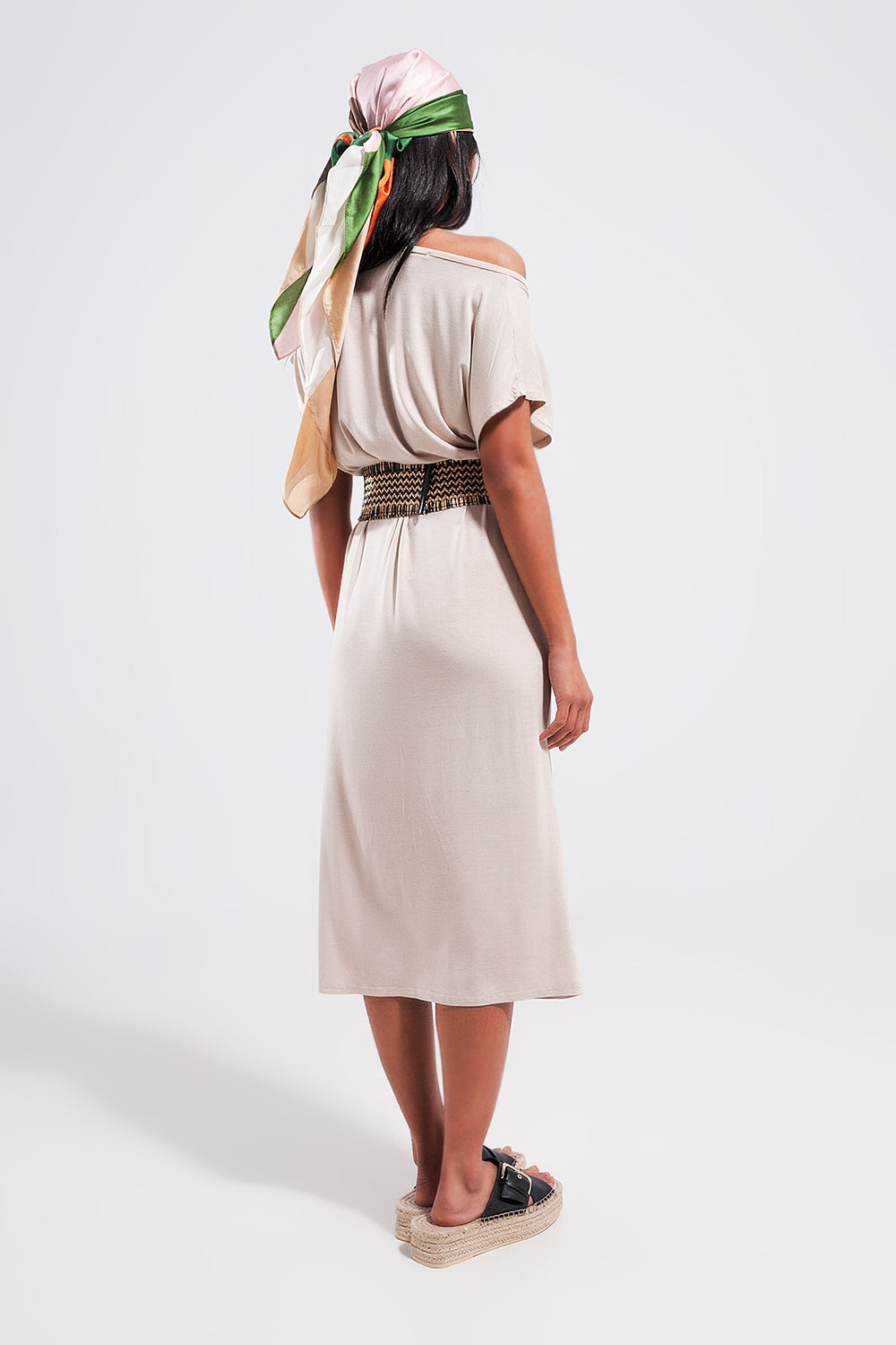Robe mi longue avec anneau beige