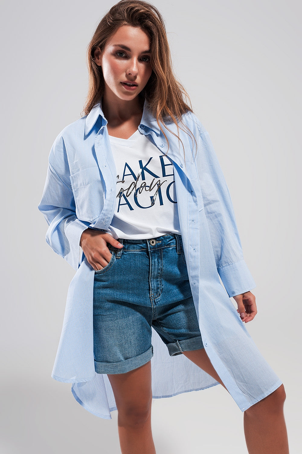 Chemise oversize en coton bleu clair