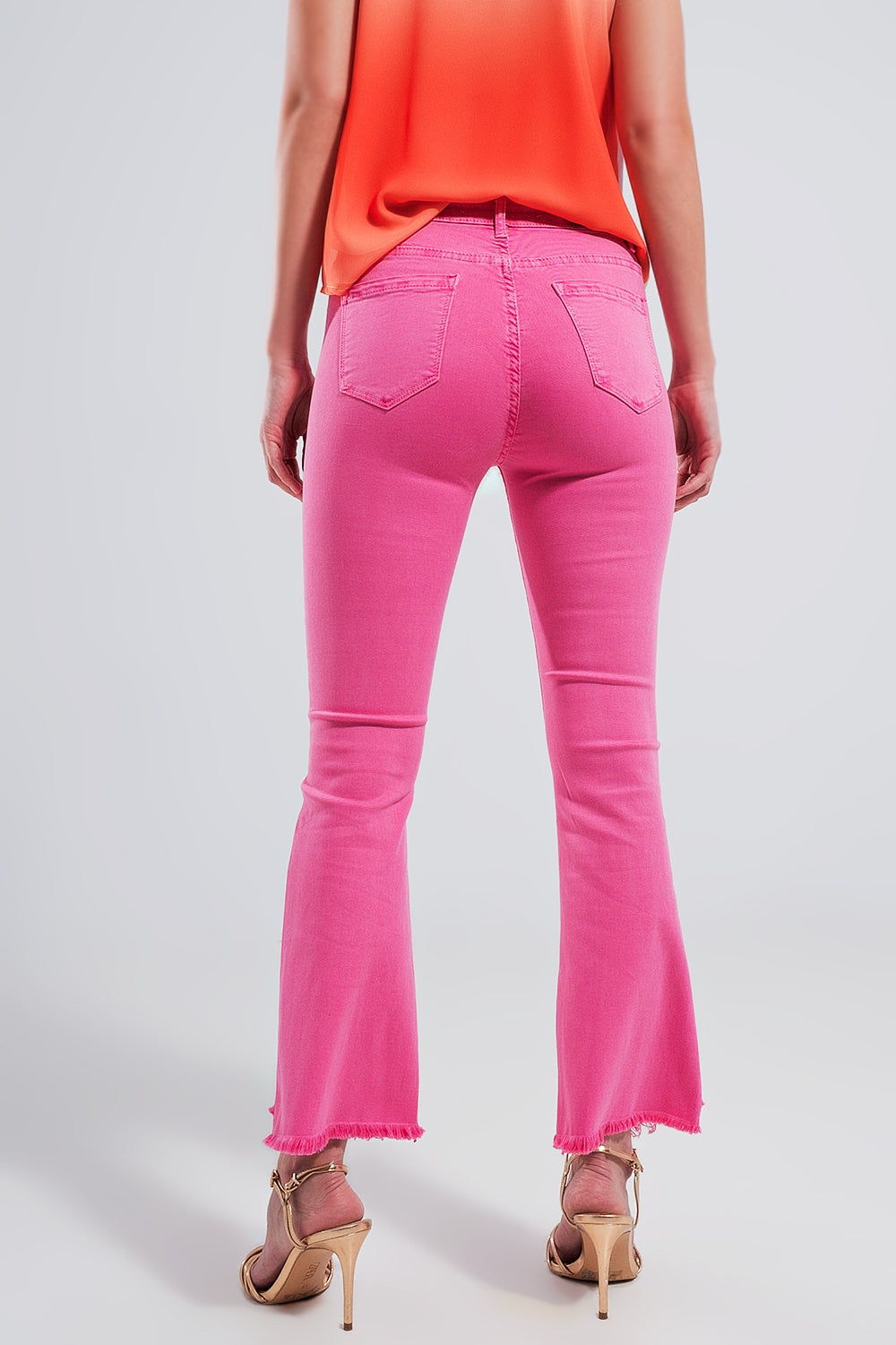 Pantalon droit en fuchsia à larges chevilles