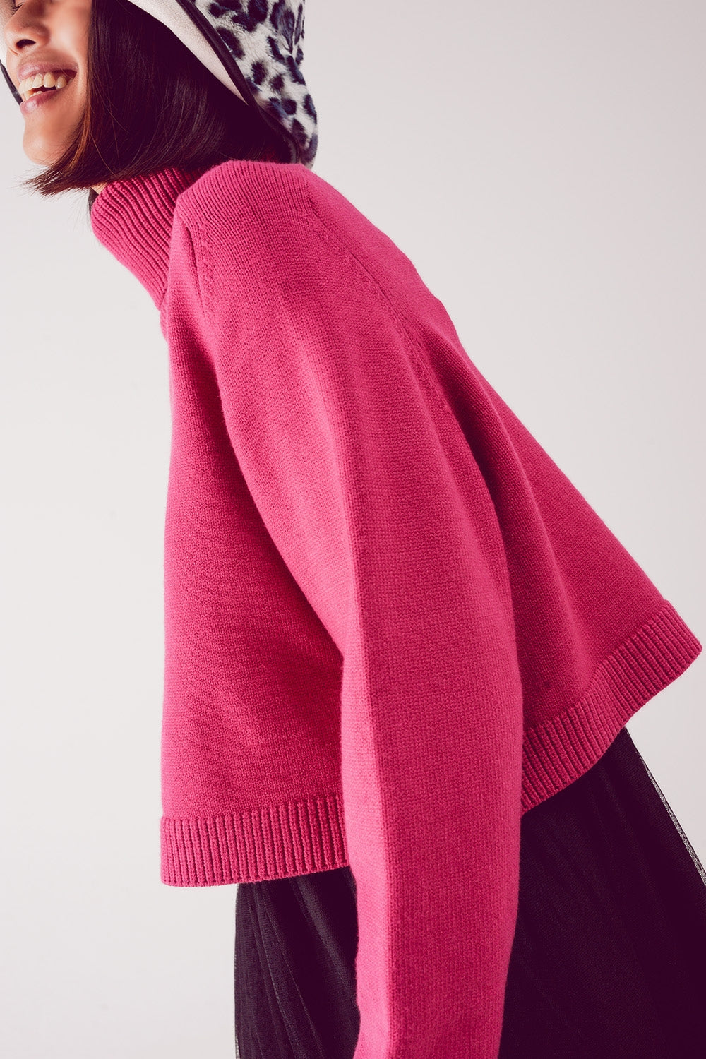 Pull court à col haut en fuchsia