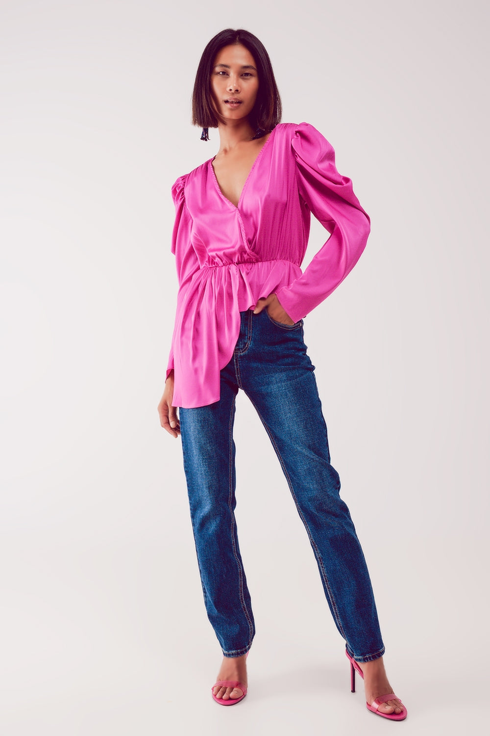 Blouse asymétrique à manches bouffantes en fuchsia