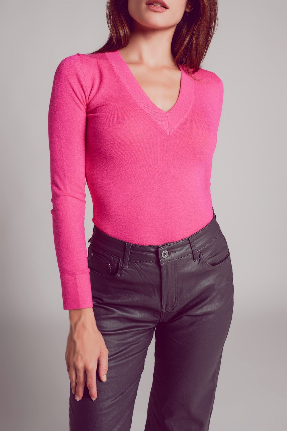 Pull en maille fine col V fuchsia