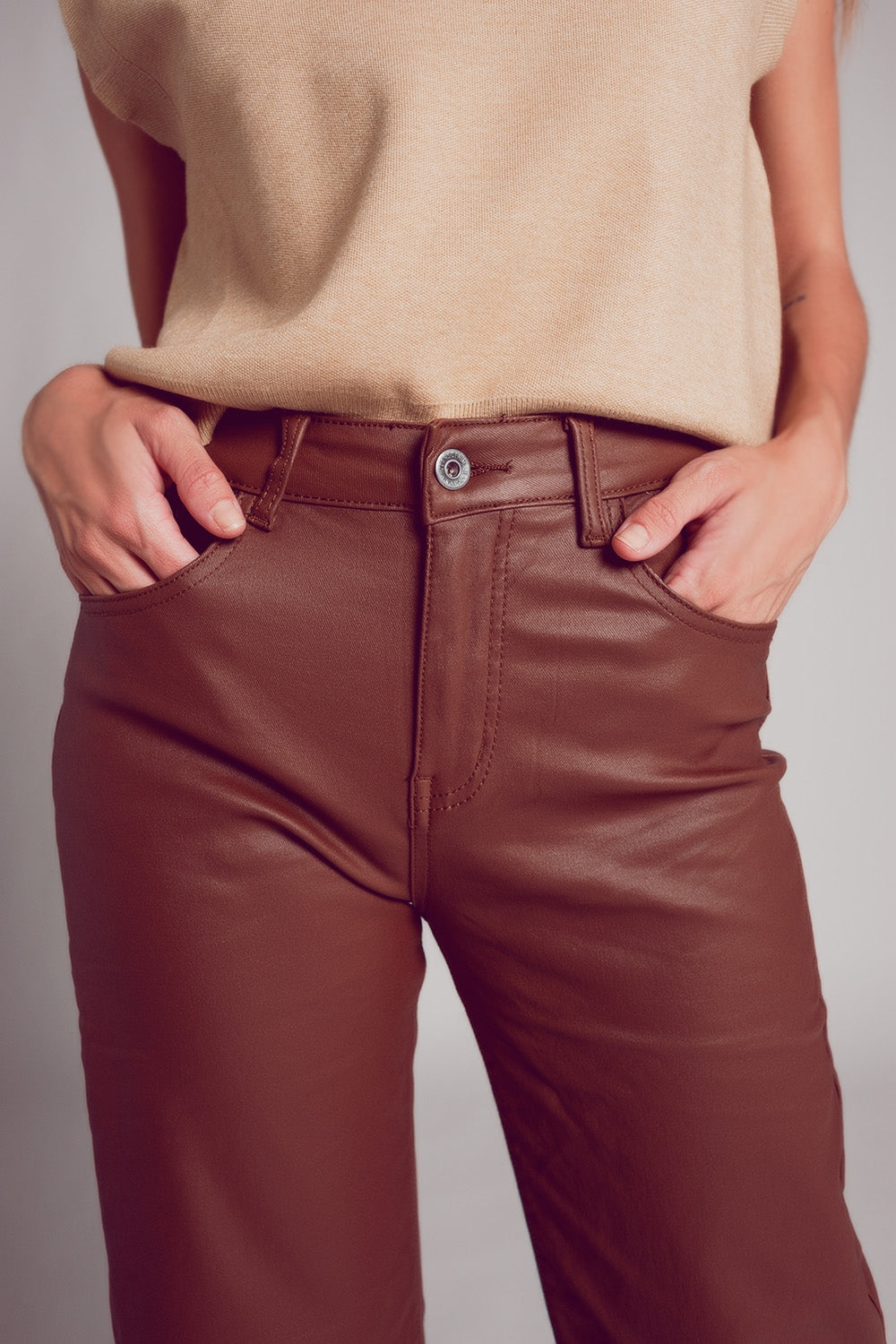Pantalon ample en similicuir marron